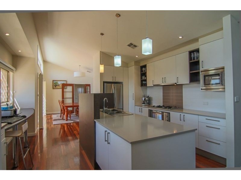 11 Collins Way, Orange NSW 2800