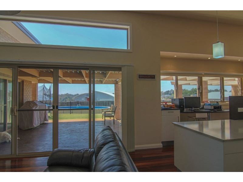 11 Collins Way, Orange NSW 2800