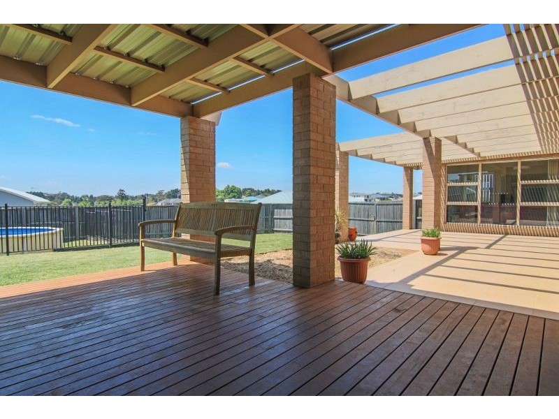 11 Collins Way, Orange NSW 2800