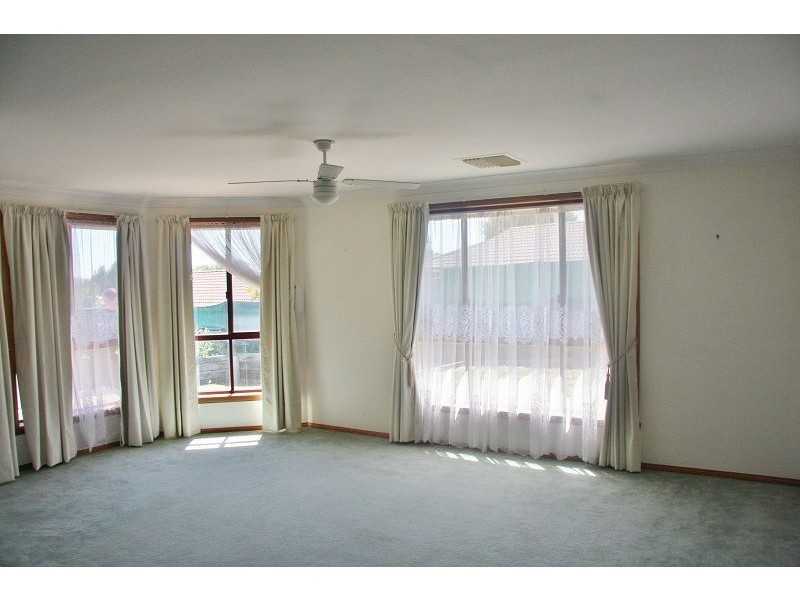 34 Barker Circuit, Bathurst NSW 2795