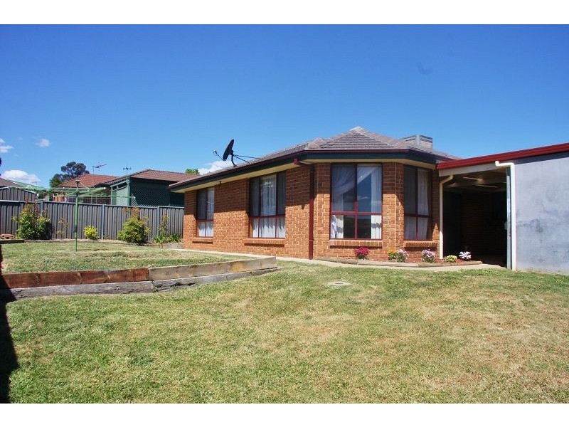 34 Barker Circuit, Bathurst NSW 2795