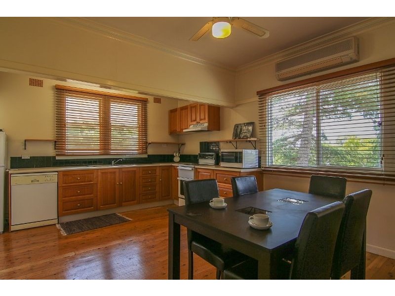 6 Wellington Street, Molong NSW 2866