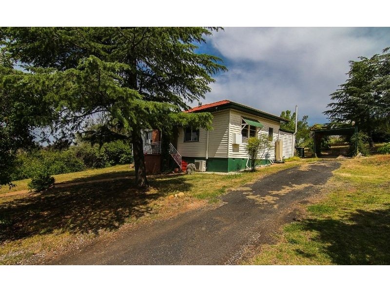 6 Wellington Street, Molong NSW 2866