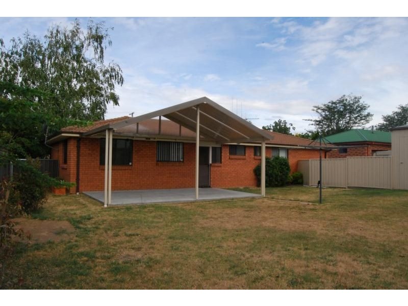 111 Burrendong Way, Orange NSW 2800