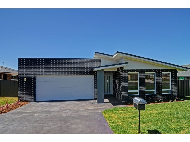 6 Mariposa Street, Orange NSW 2800