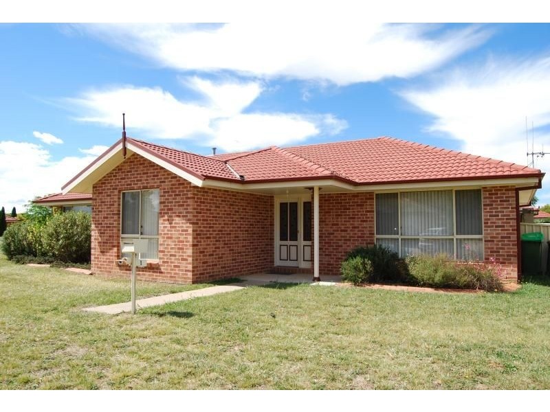 1/1 Terry Turner Drive, Orange NSW 2800