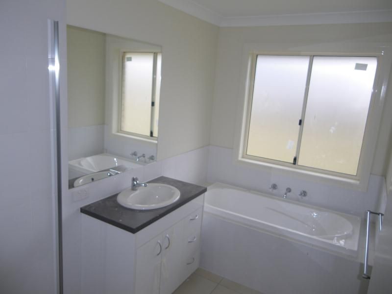 7 Poplars Drive, Orange NSW 2800