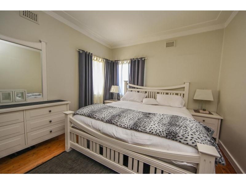 9 Tobruk Crescent, Orange NSW 2800