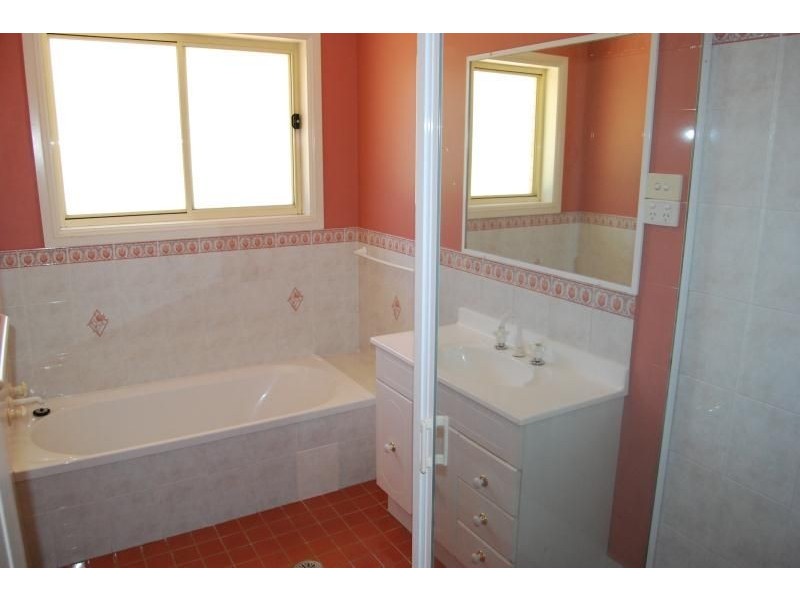 6 Mark Place, Orange NSW 2800