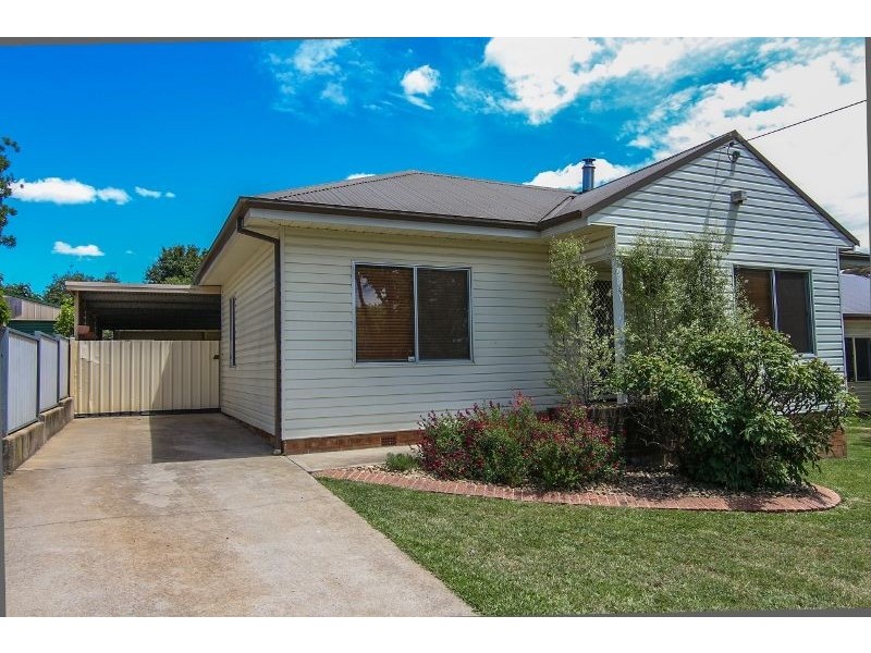 35 Tobruk Crescent, Orange NSW 2800