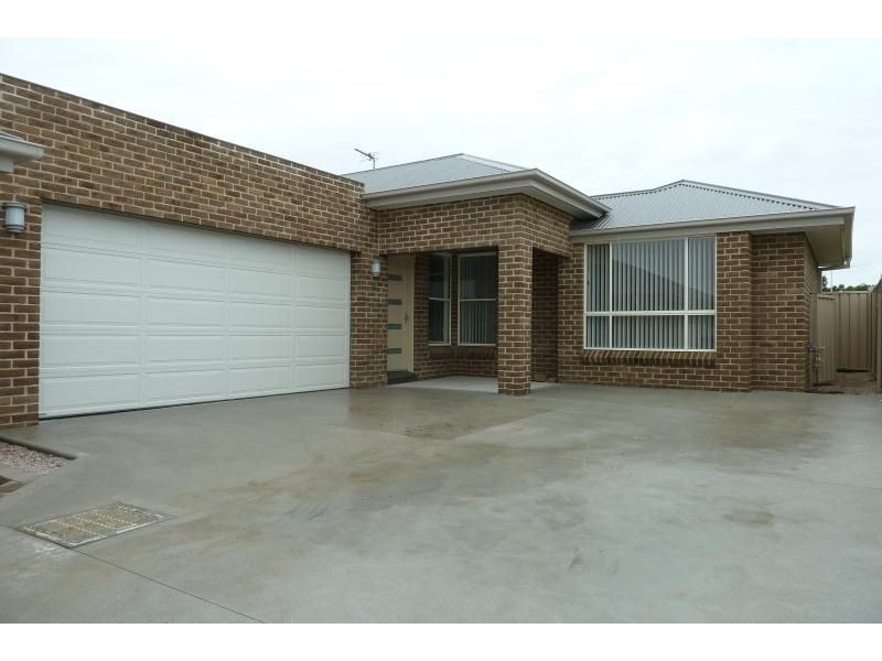 68a Diamond Drive, Orange NSW 2800