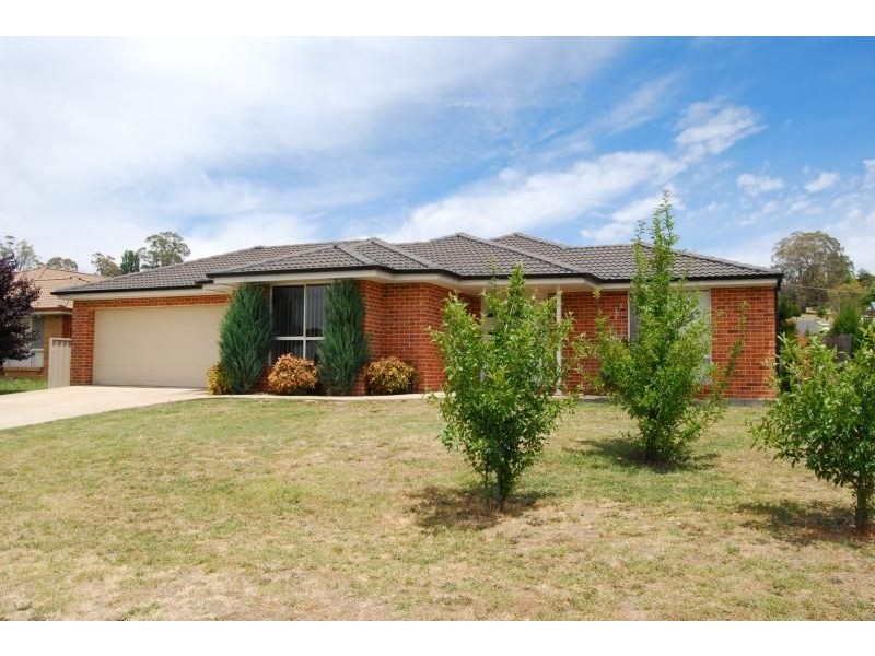 47 Fahy Crescent, Orange NSW 2800