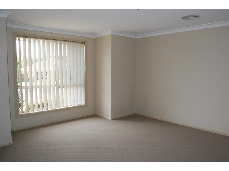 47 Fahy Crescent, Orange NSW 2800