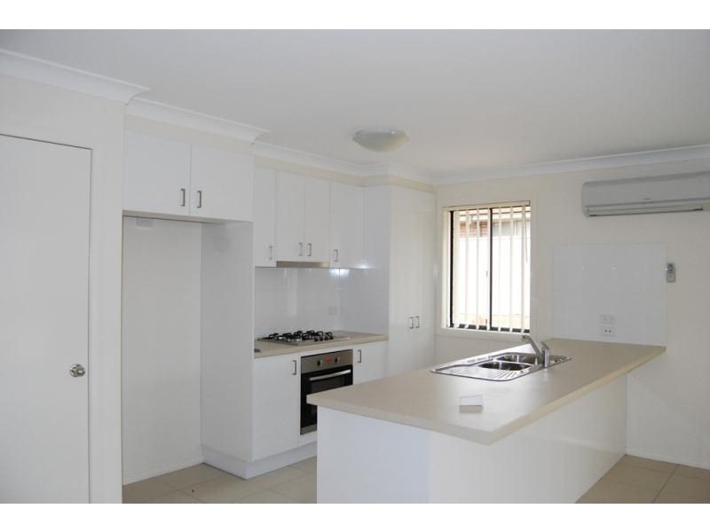 17 Molloy Drive, Orange NSW 2800