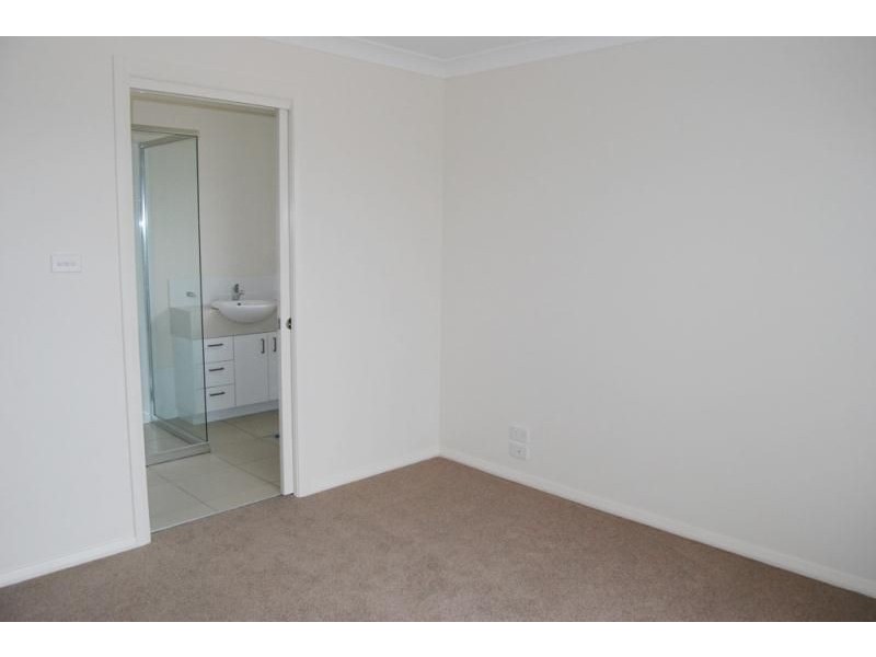 17 Molloy Drive, Orange NSW 2800