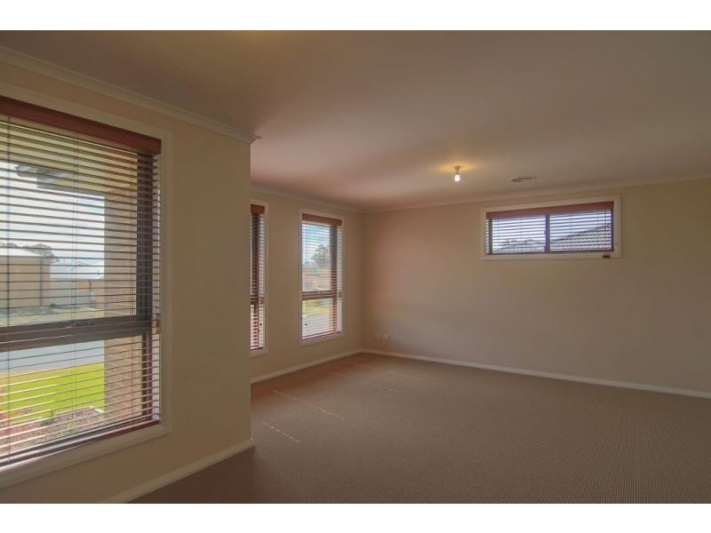 32 Botanic Way, Orange NSW 2800