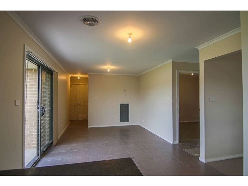 32 Botanic Way, Orange NSW 2800