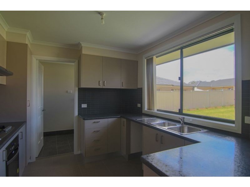 32 Botanic Way, Orange NSW 2800