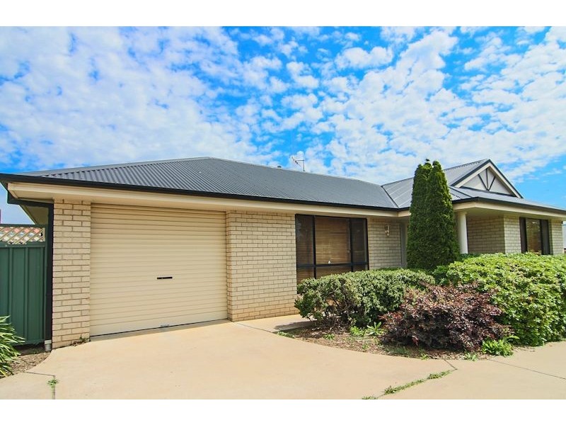 1/111a Autumn Street, Orange NSW 2800
