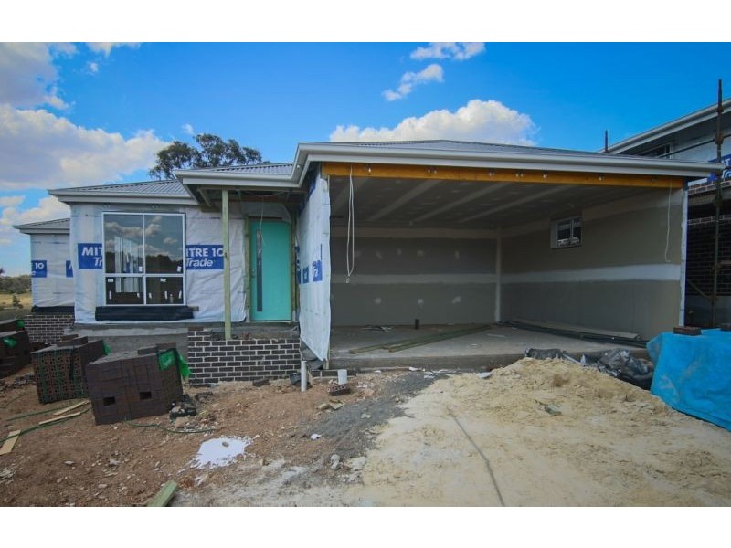 79a William Maker Drive, Orange NSW 2800