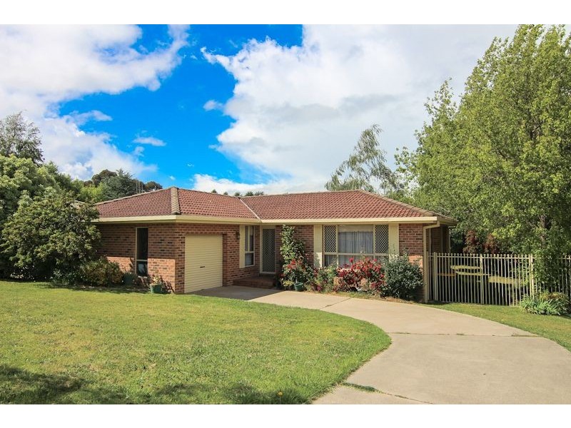 9 Anthony Crescent, Orange NSW 2800