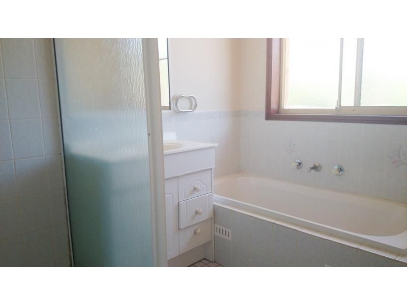 30 Wentworth Drive, Bathurst NSW 2795