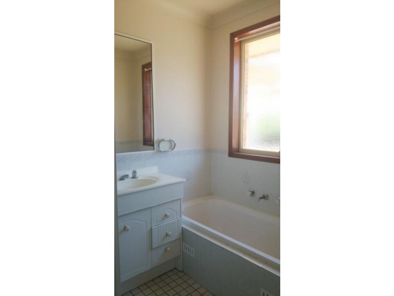 30 Wentworth Drive, Bathurst NSW 2795