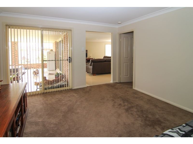 8 The Poplars Drive, Orange NSW 2800