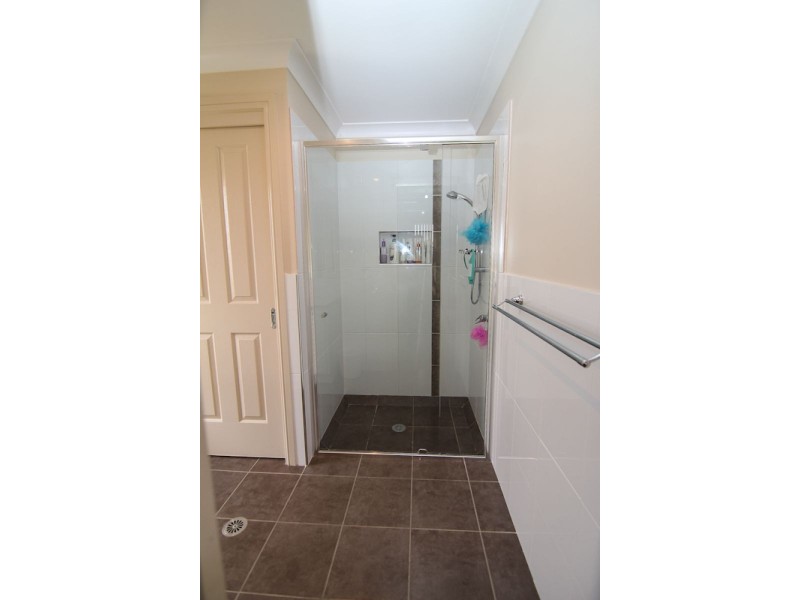 8 The Poplars Drive, Orange NSW 2800