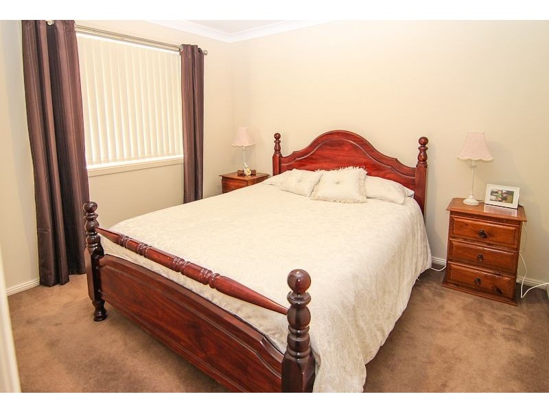 8 The Poplars Drive, Orange NSW 2800