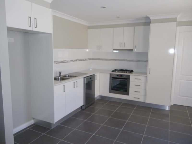 2/24 Wakeford Street, Orange NSW 2800