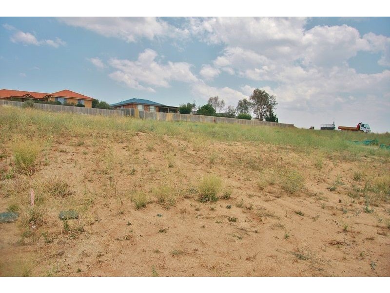 19 Parer Road, Bathurst NSW 2795