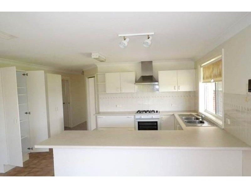 18 Hicks Close, Bathurst NSW 2795