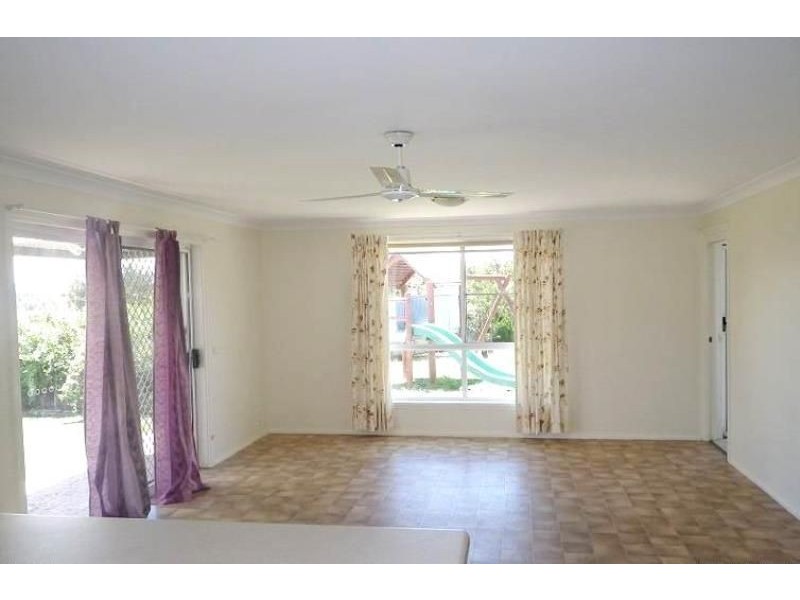 18 Hicks Close, Bathurst NSW 2795