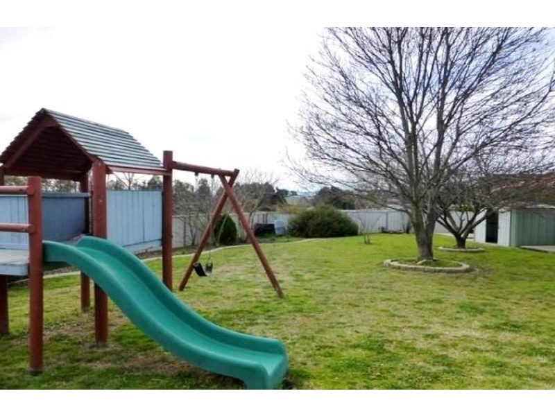 18 Hicks Close, Bathurst NSW 2795