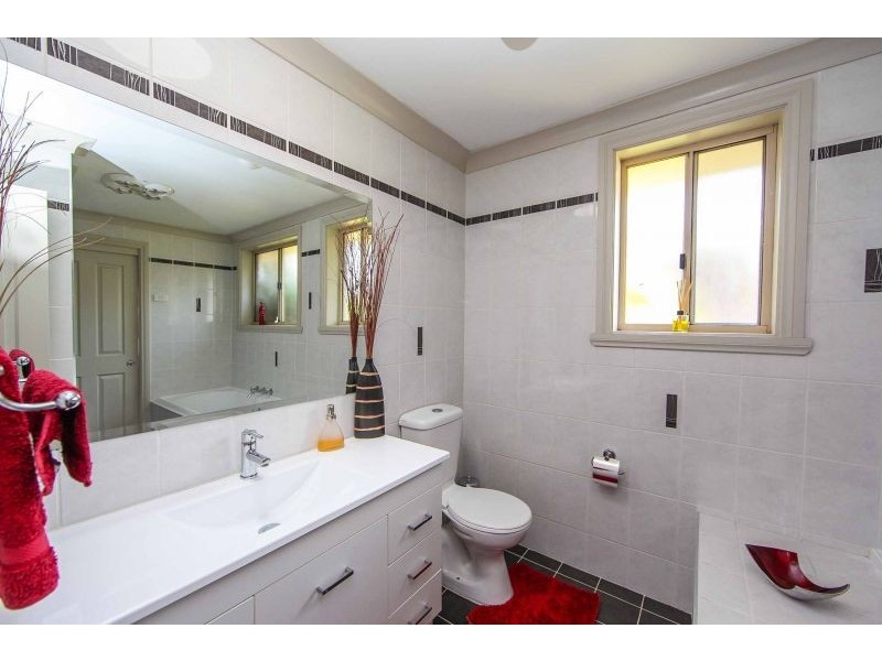 12 Rawle Avenue, Orange NSW 2800