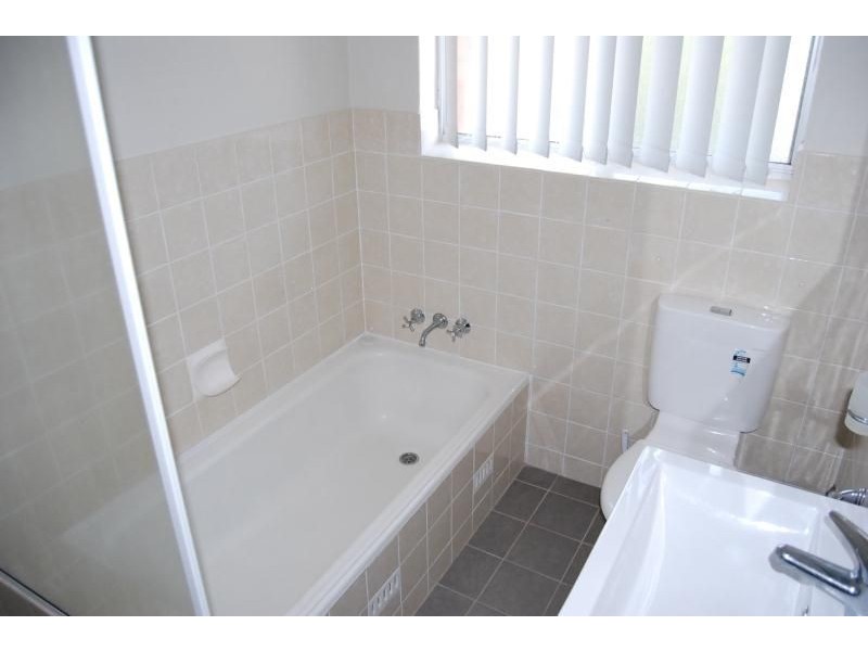 8/14-16 Burrendong Way, Orange NSW 2800