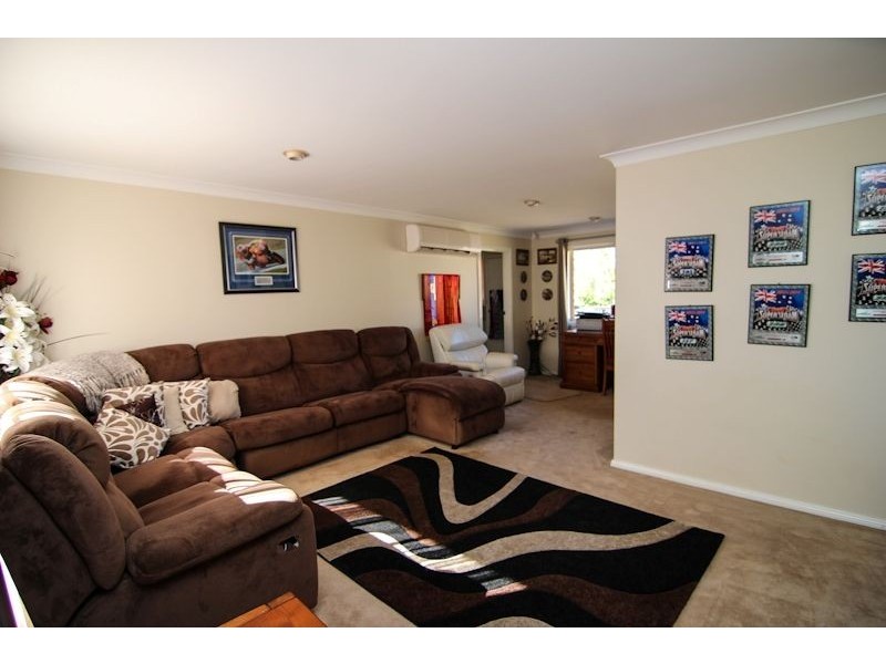 10 Rosewood Ave, Orange NSW 2800