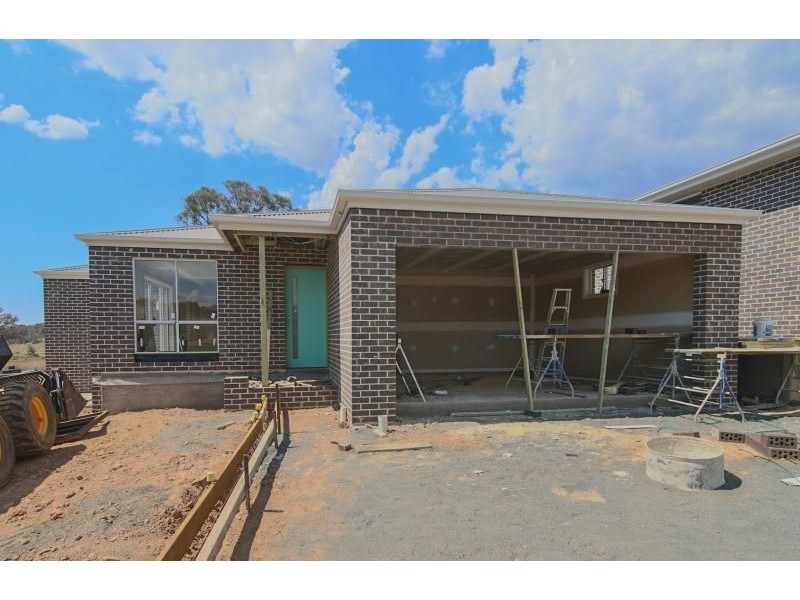 79a William Maker Drive, Orange NSW 2800