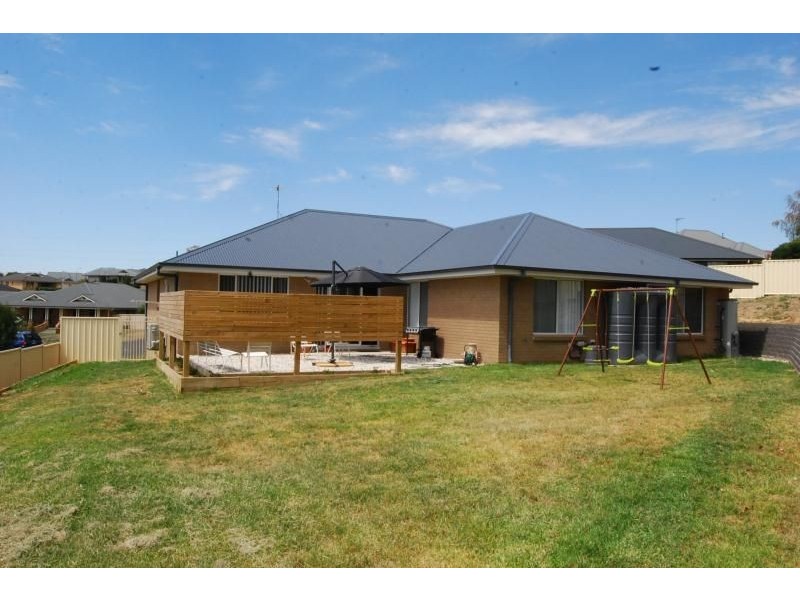 3 Maroney Close, Orange NSW 2800