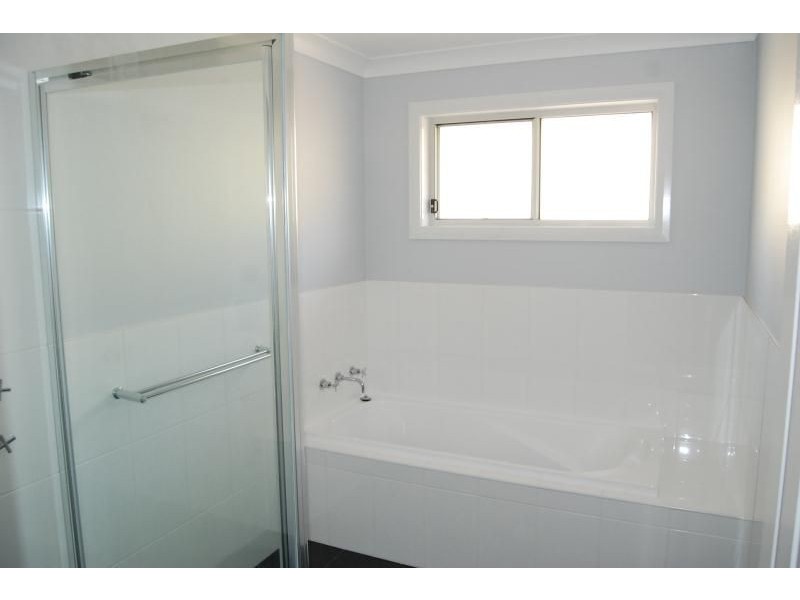 3 Maroney Close, Orange NSW 2800
