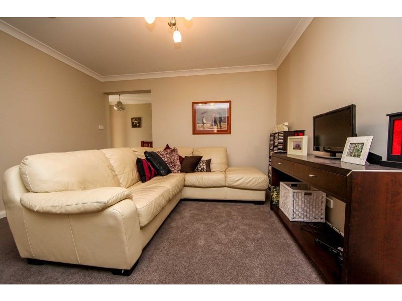 6 Pippin Way, Orange NSW 2800