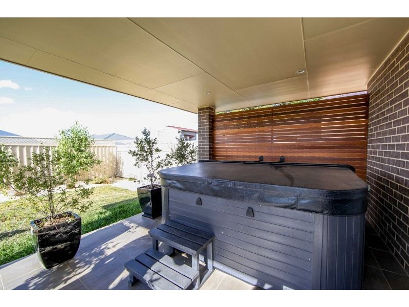 6 Pippin Way, Orange NSW 2800