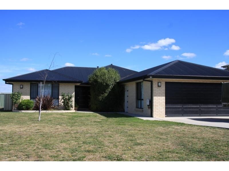 15 Marriott Avenue, Bathurst NSW 2795