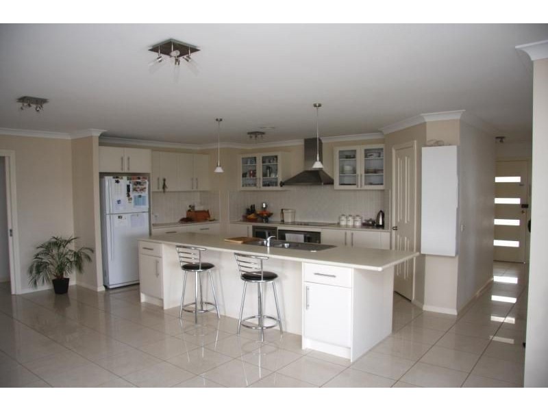 15 Marriott Avenue, Bathurst NSW 2795