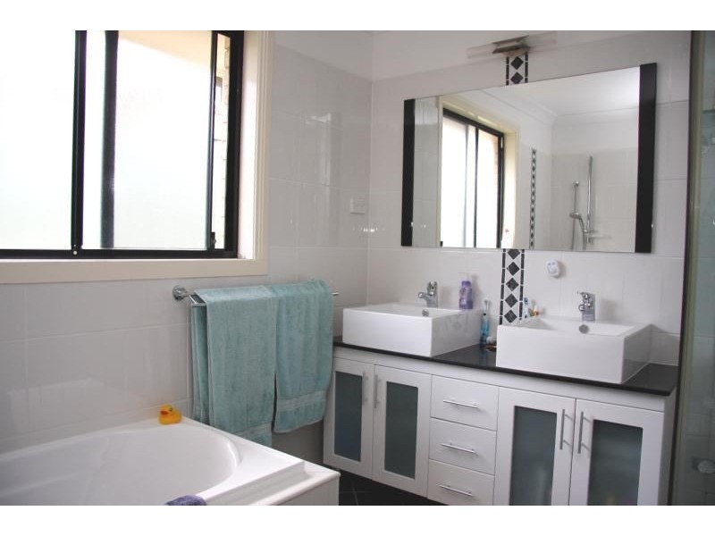 15 Marriott Avenue, Bathurst NSW 2795