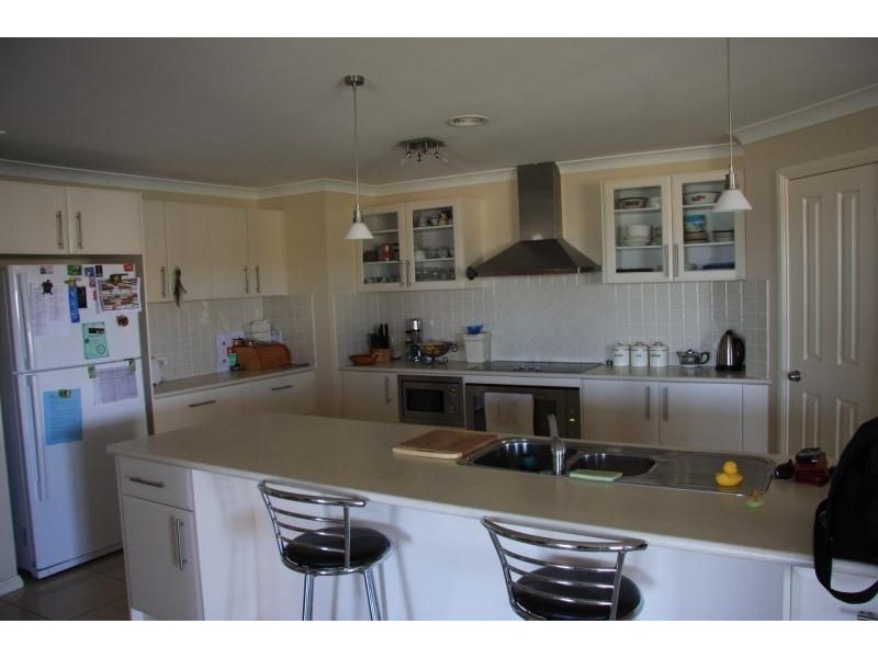 15 Marriott Avenue, Bathurst NSW 2795