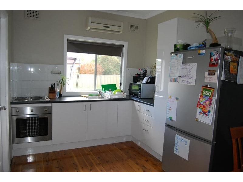 11 Tobruk Crescent, Orange NSW 2800