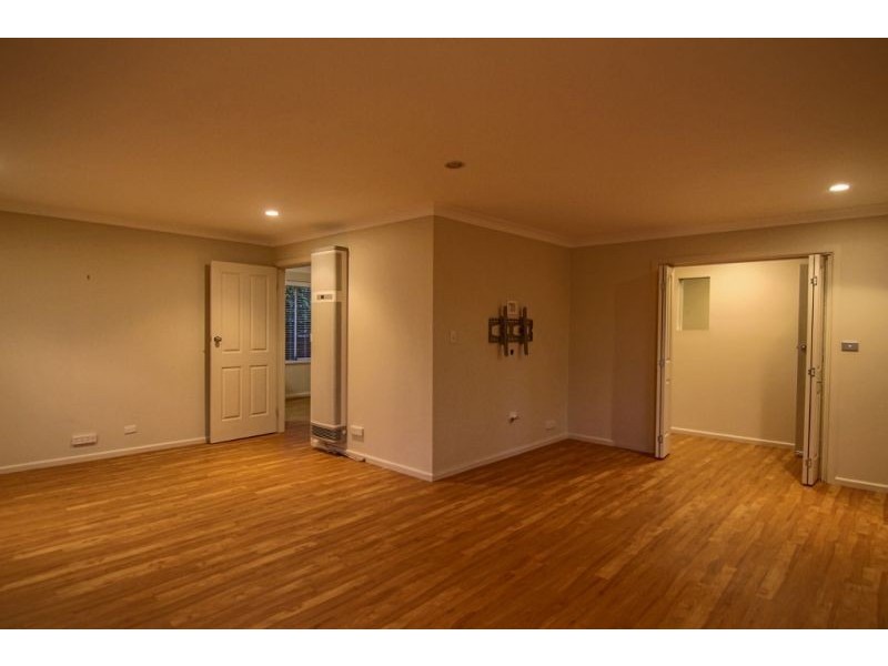 8 Larry Dwyer Way, Orange NSW 2800