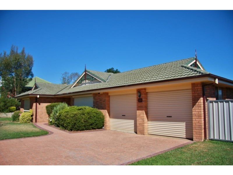 26 Jagoe Drive, Bathurst NSW 2795
